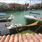 Willa Kalos In Marinagri