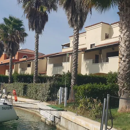 Villa Kalos In Marinagri *