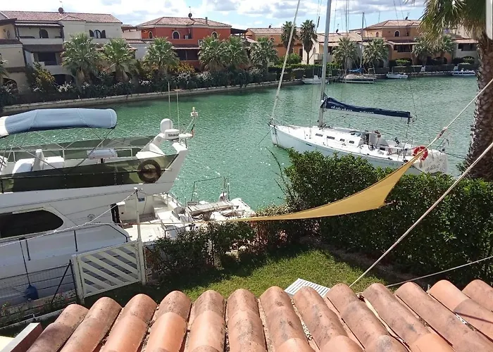 Villa Kalos In Marinagri